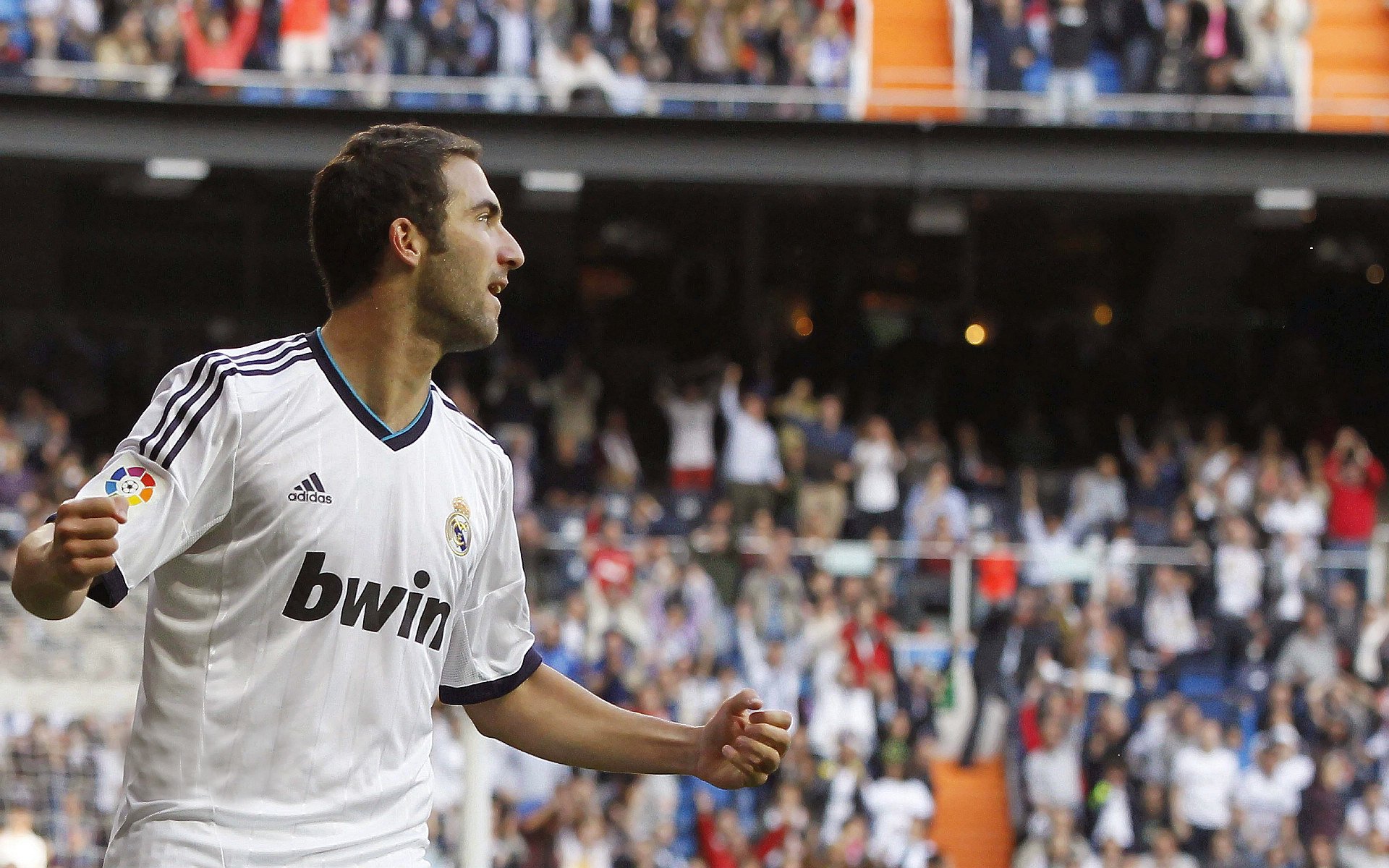 平台推出球迷定制头像活动加强互动参与感提升品牌认同度,球迷版的球衣是啥意思